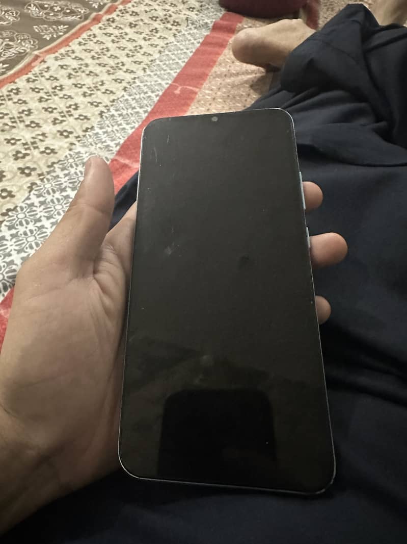 Realme C21 1