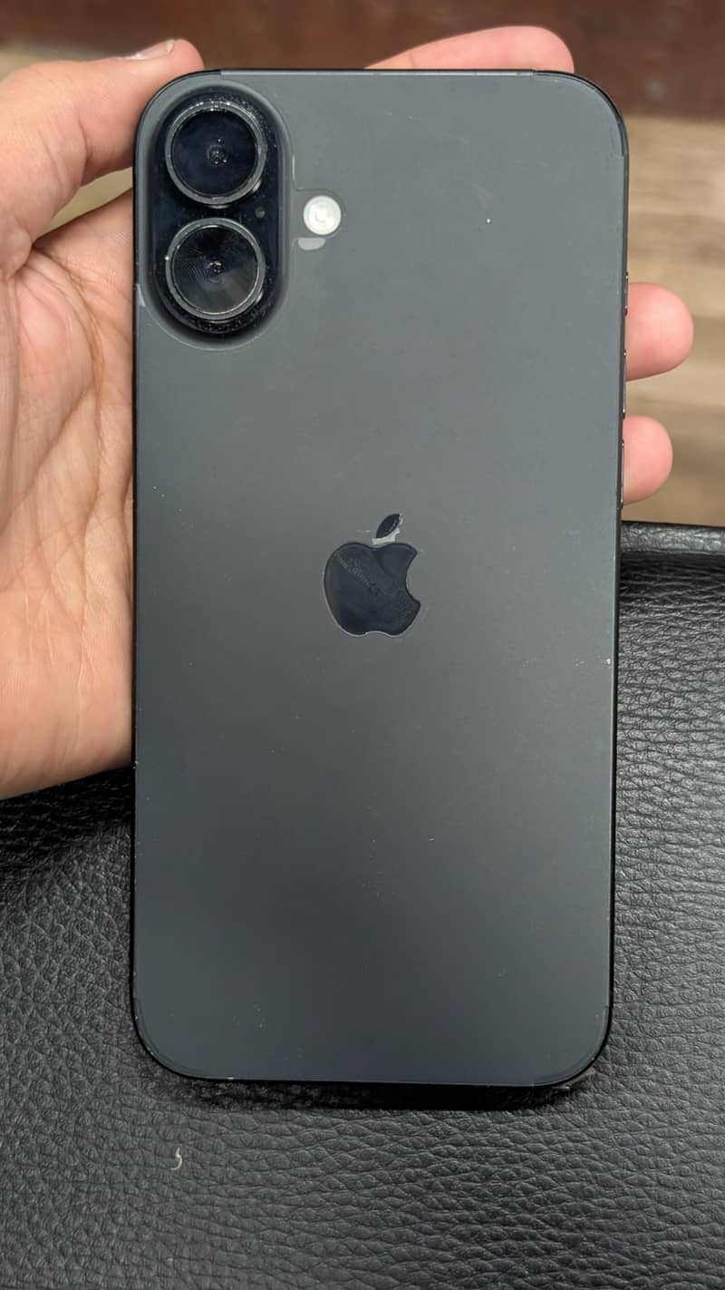 Apple iPhone 16 Plus 0