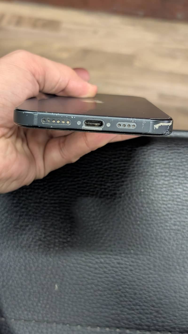 Apple iPhone 16 Plus 4