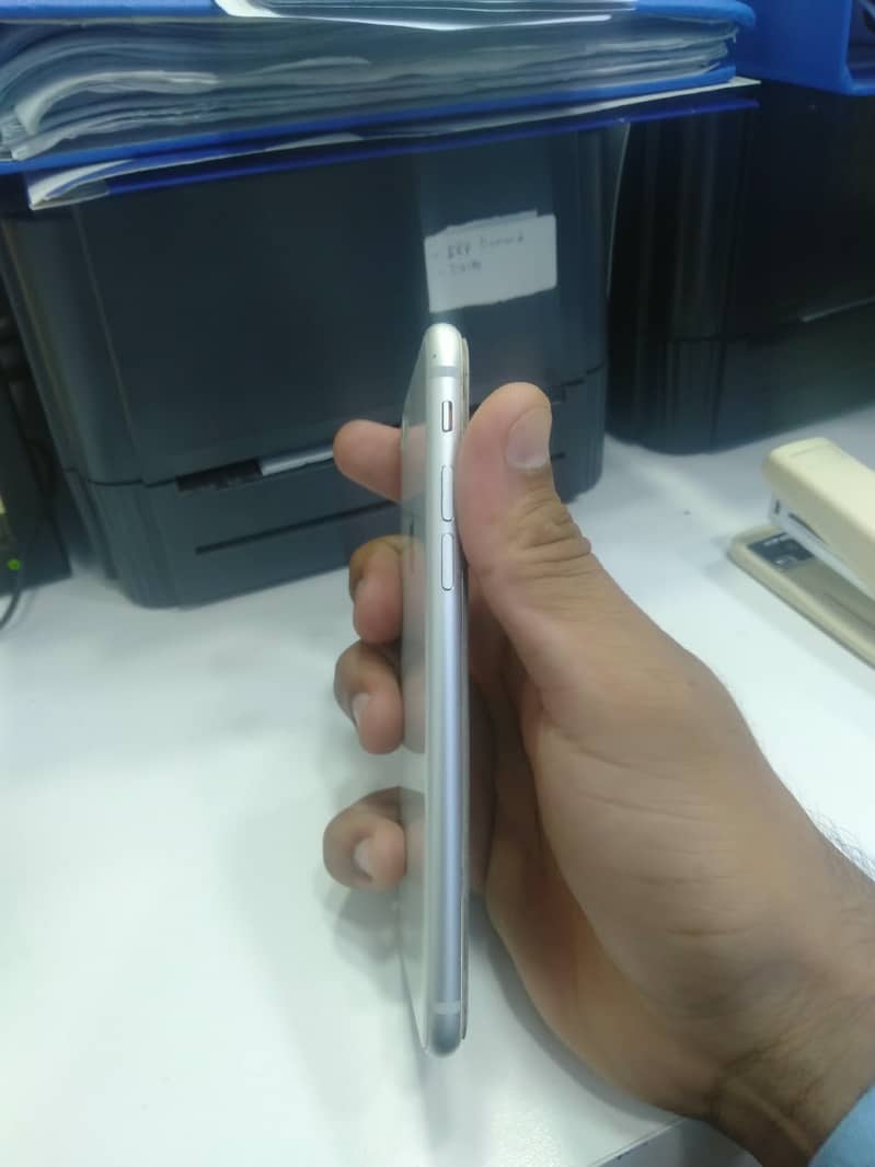 Apple iPhone 8 2