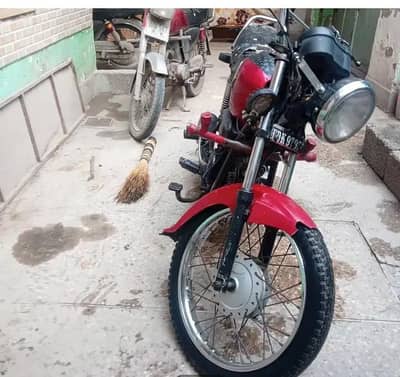 CD 100 pridor moter cycle ha 3rd gayer main masla ha