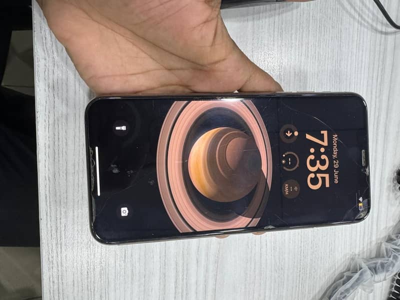 Apple iPhone 11 Pro Max 2
