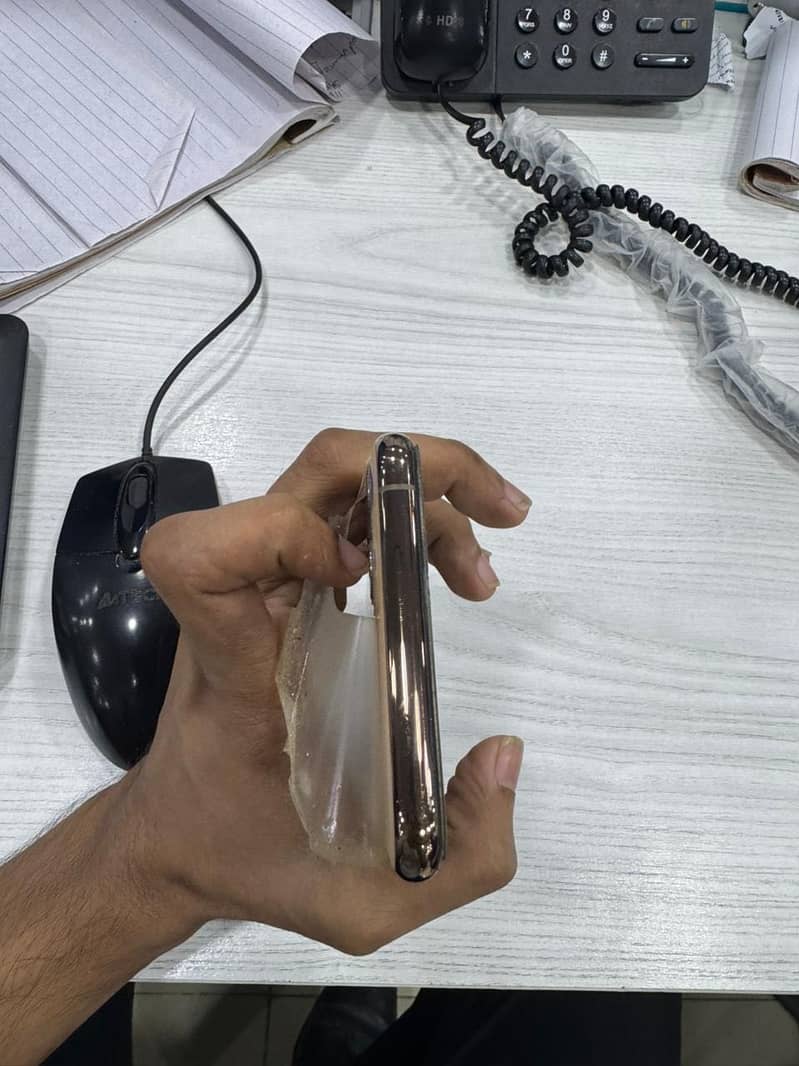 Apple iPhone 11 Pro Max 6