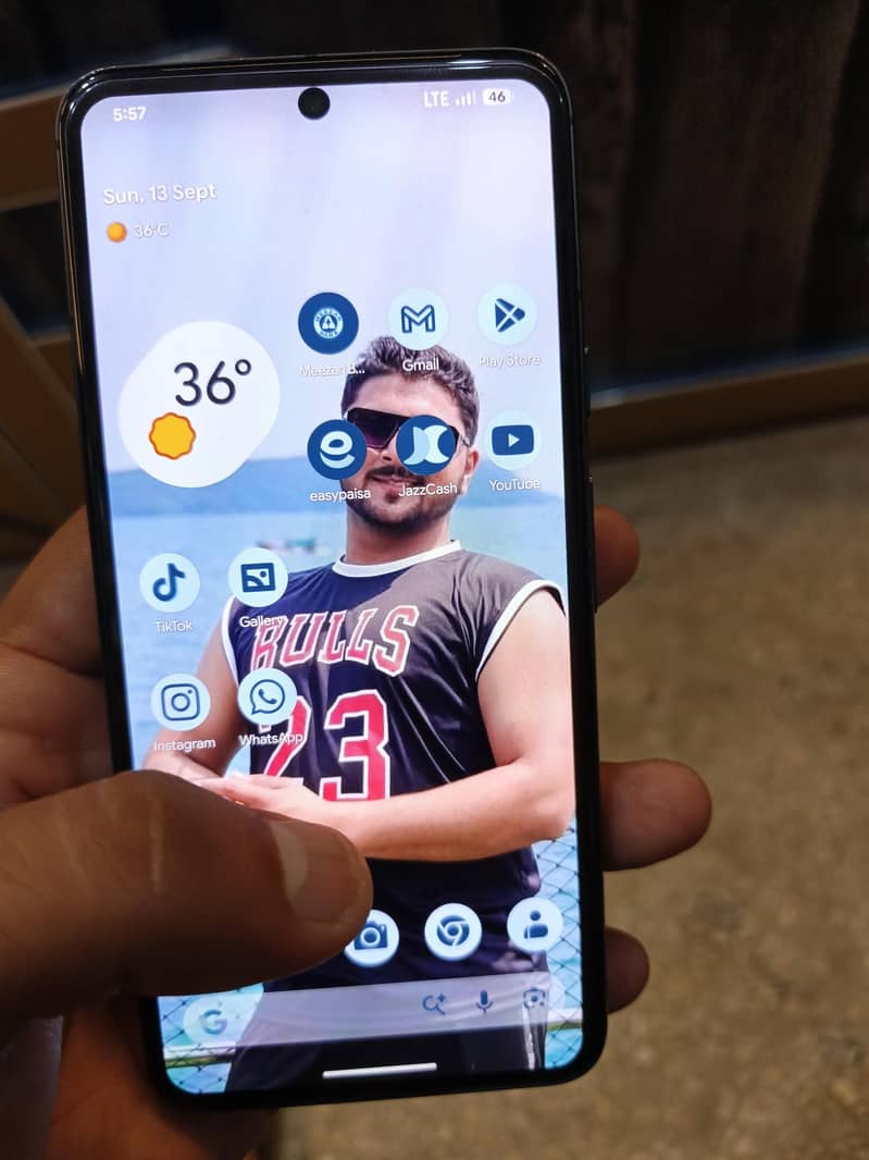 Google Pixel 8 2