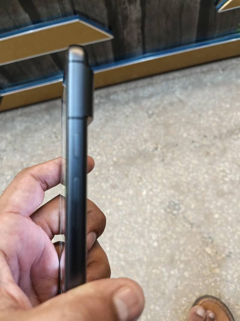 Google Pixel 8 3