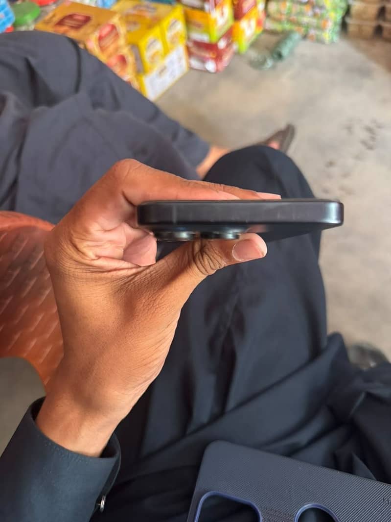Apple iPhone 15 Pro Max 4