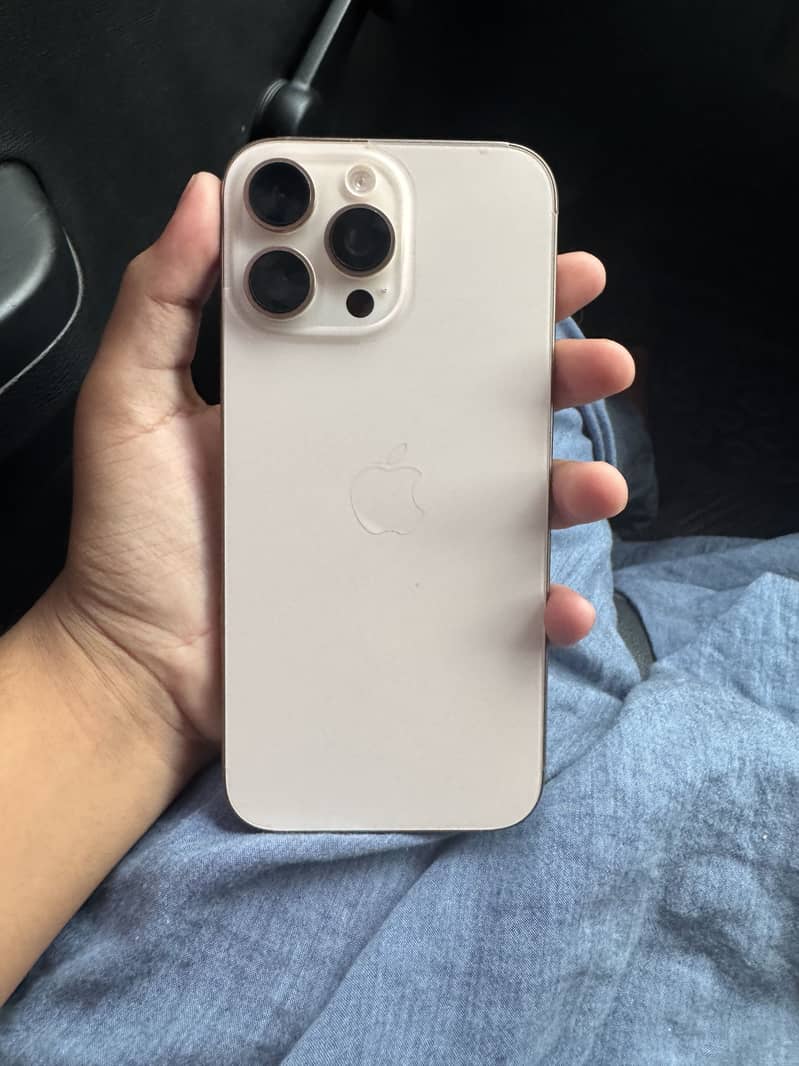 Apple iPhone 16 Pro Max 6