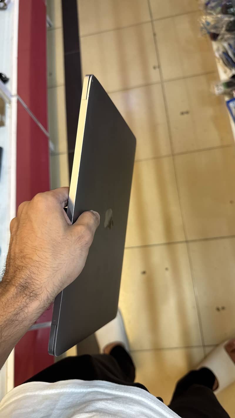 Macbook M2 Pro 3