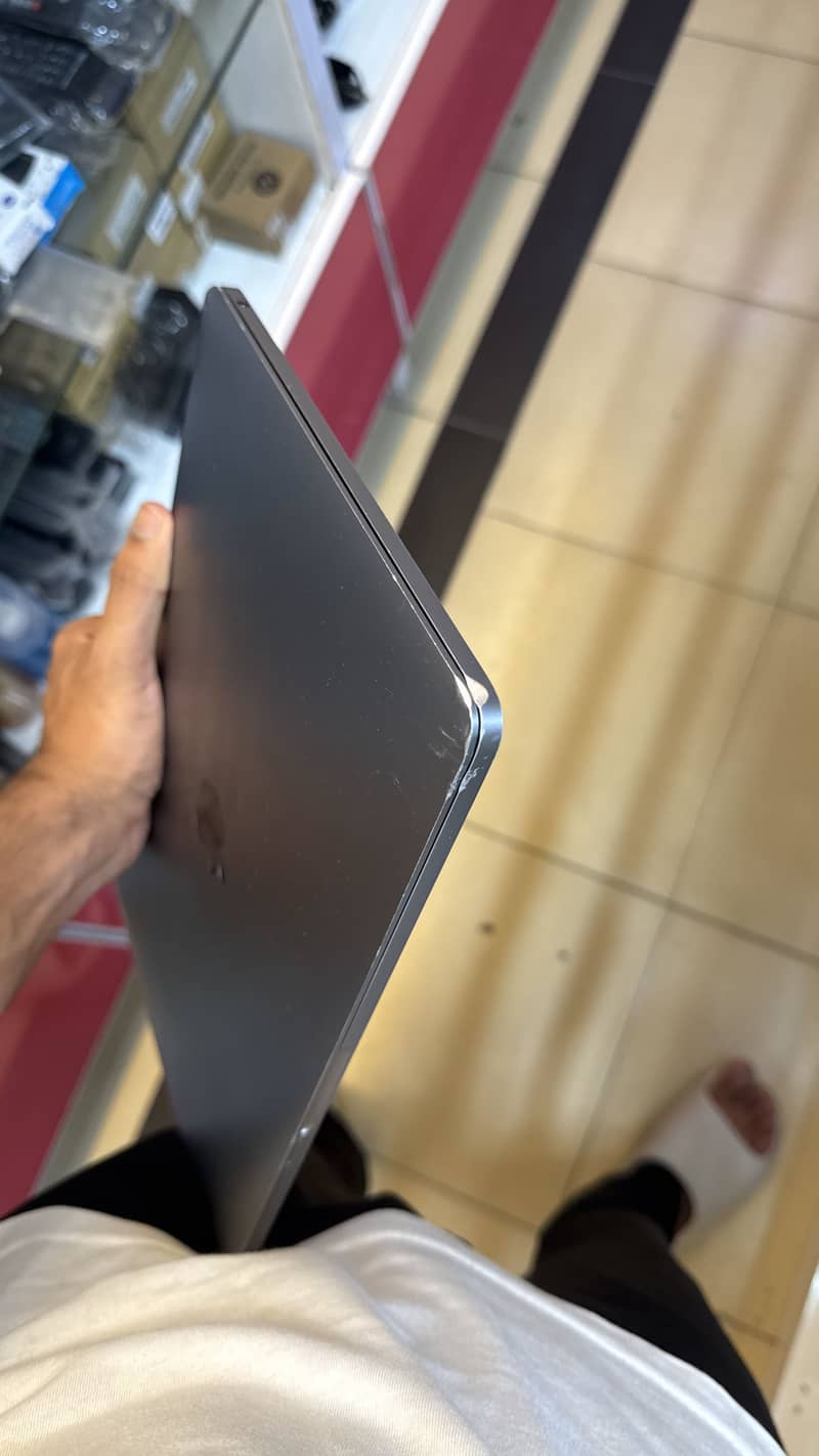Macbook M2 Pro 4