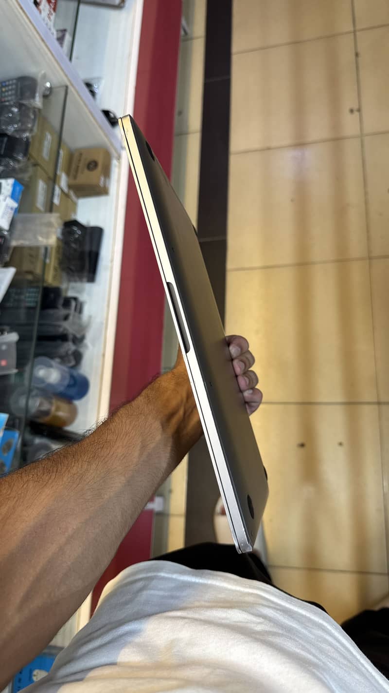 Macbook M2 Pro 6