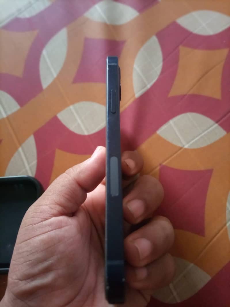 Apple iPhone 12 1