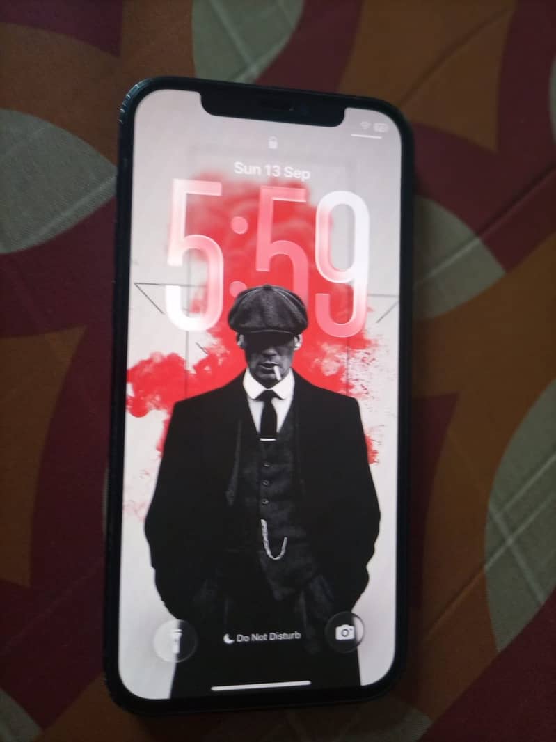 Apple iPhone 12 4