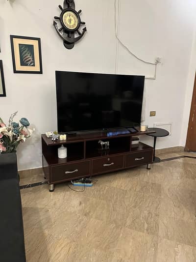 A Black tv console