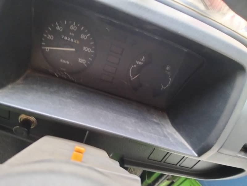 Suzuki Bolan 2015 5