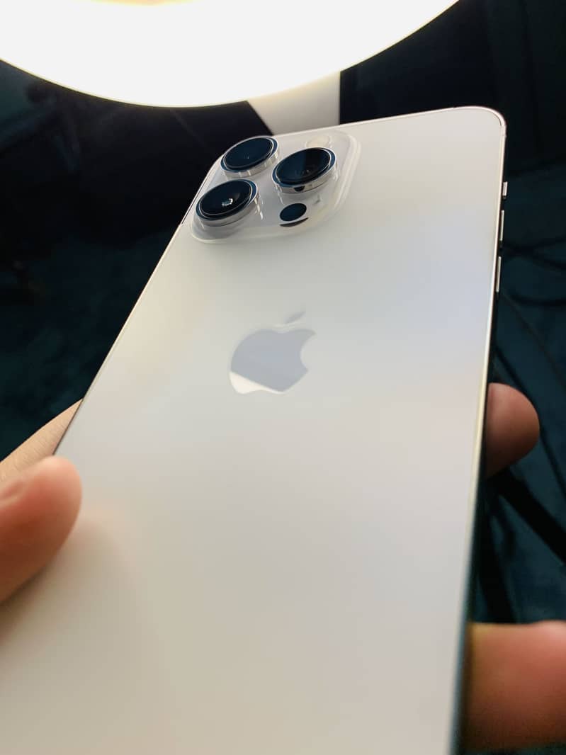 Apple iPhone 14 Pro Max 4