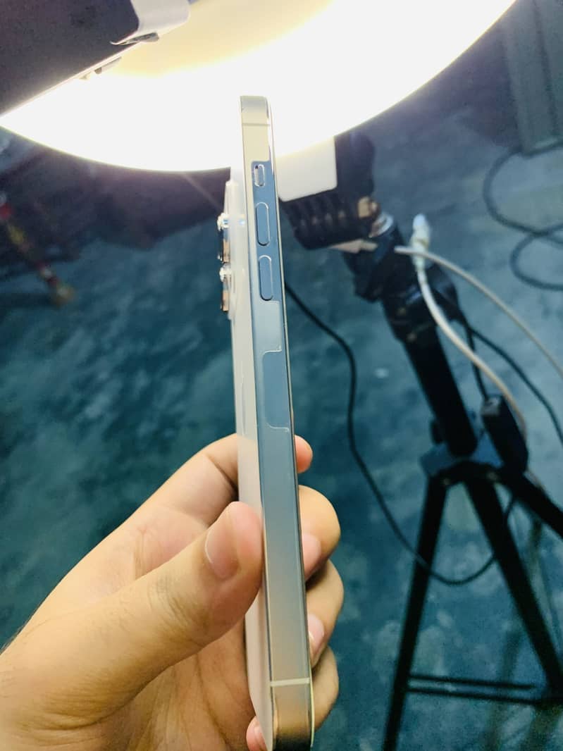 Apple iPhone 14 Pro Max 6