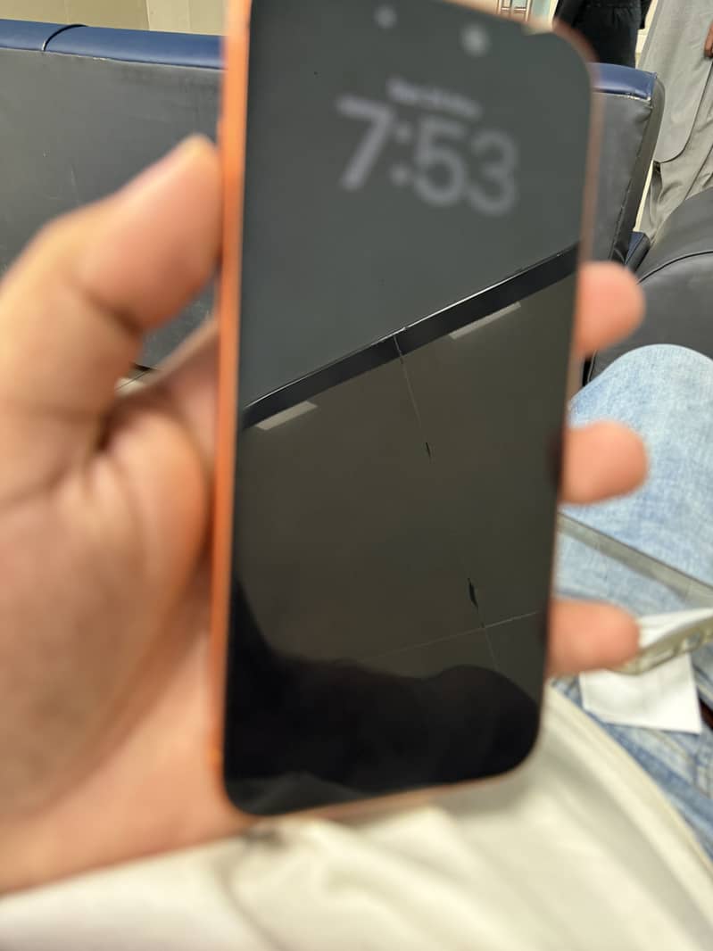 Apple iPhone 17 Pro Max 4