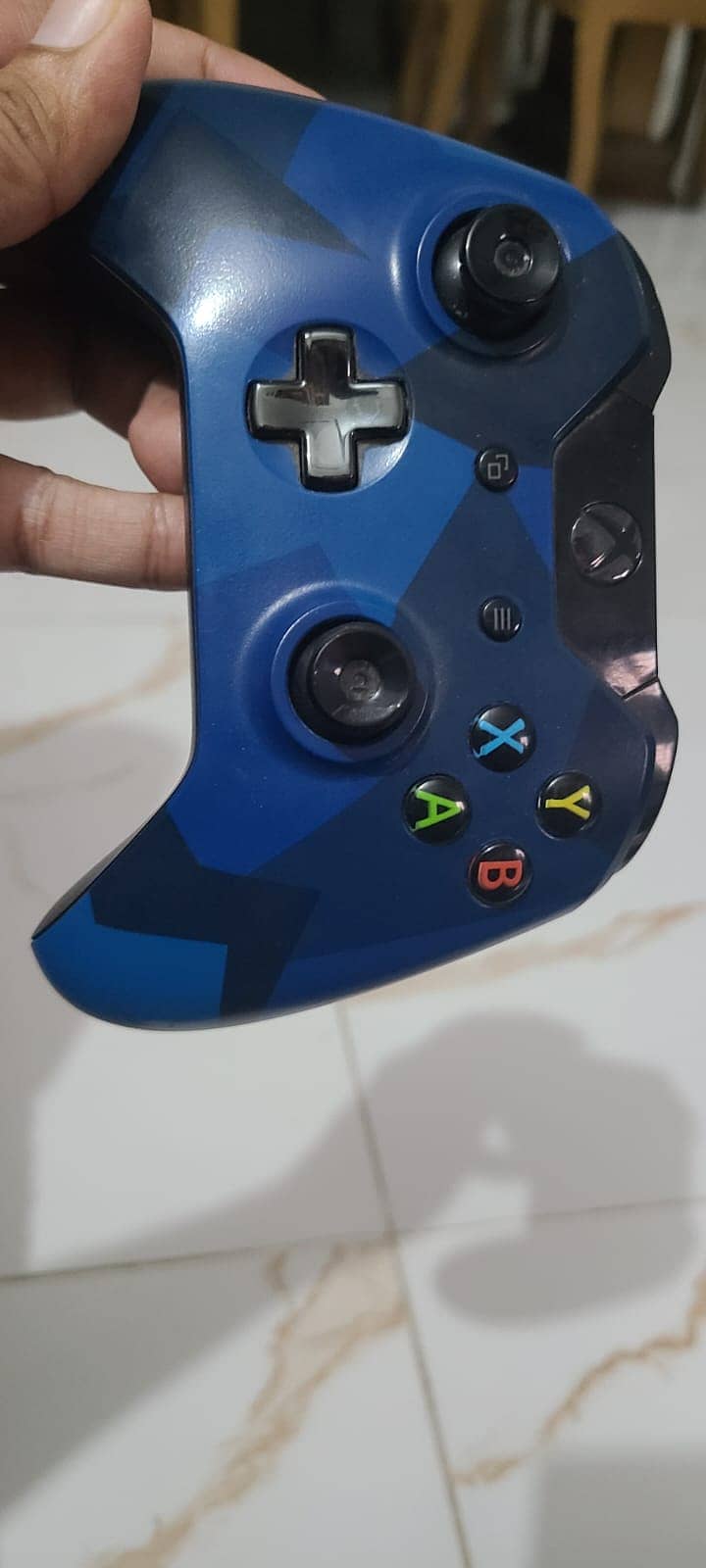 Xbox One X Wireless Controller 1
