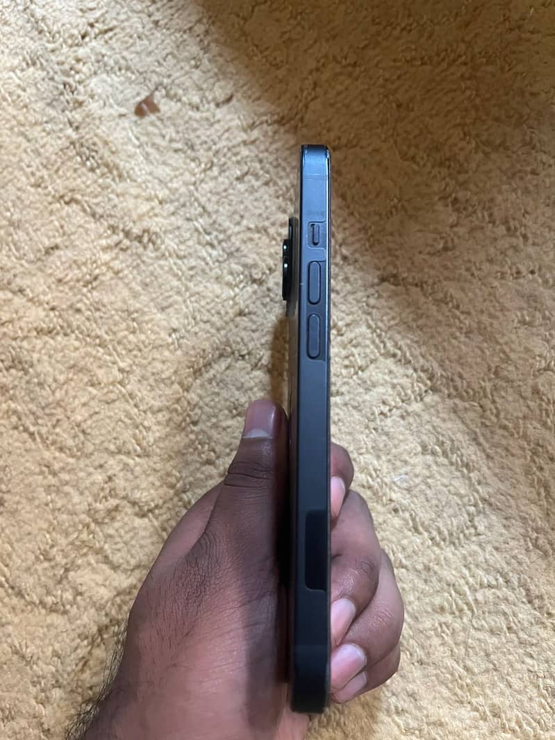 Apple iPhone 14 3
