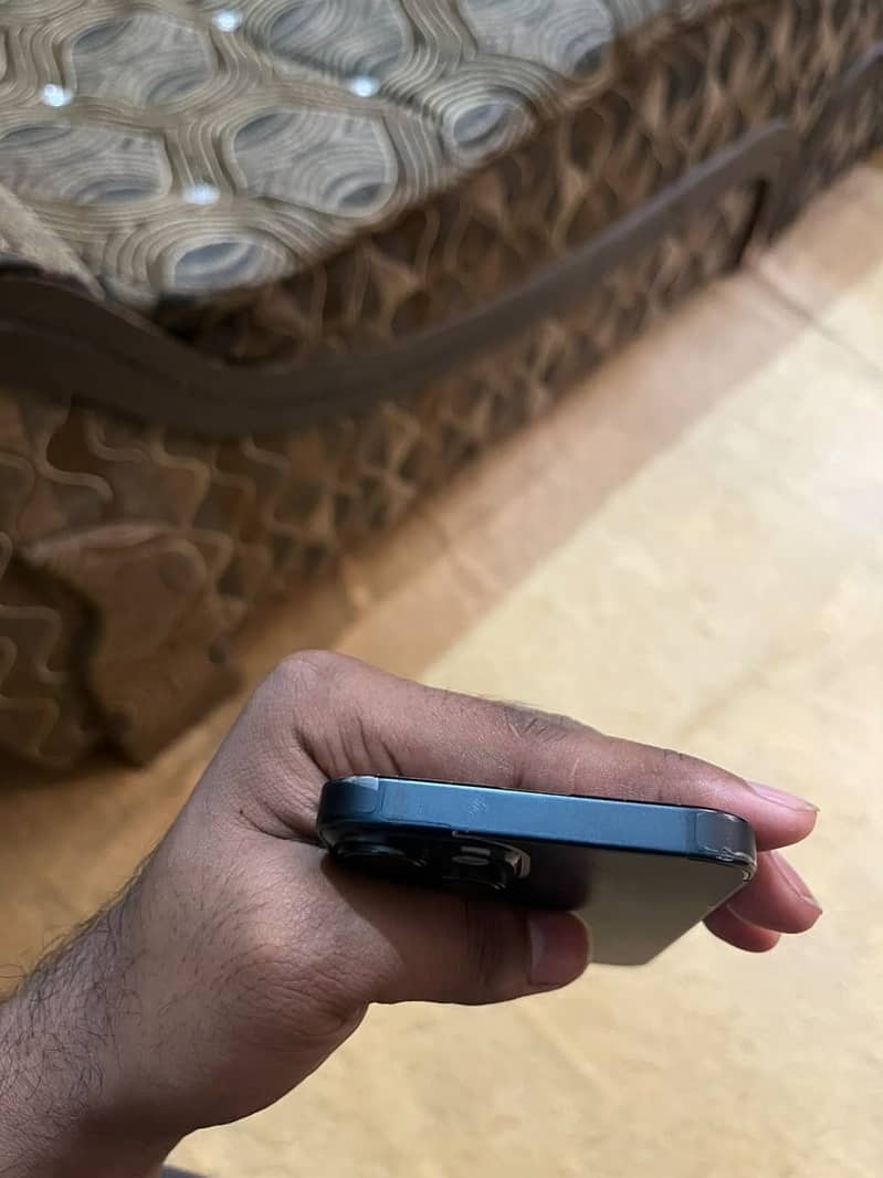 Apple iPhone 14 4