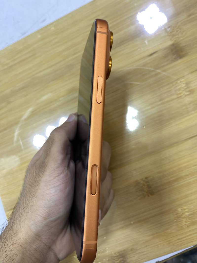 Apple iPhone 17 Pro Max 4