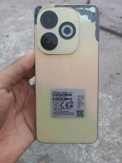 Infinix Smart 8 Pro dabba ka sath