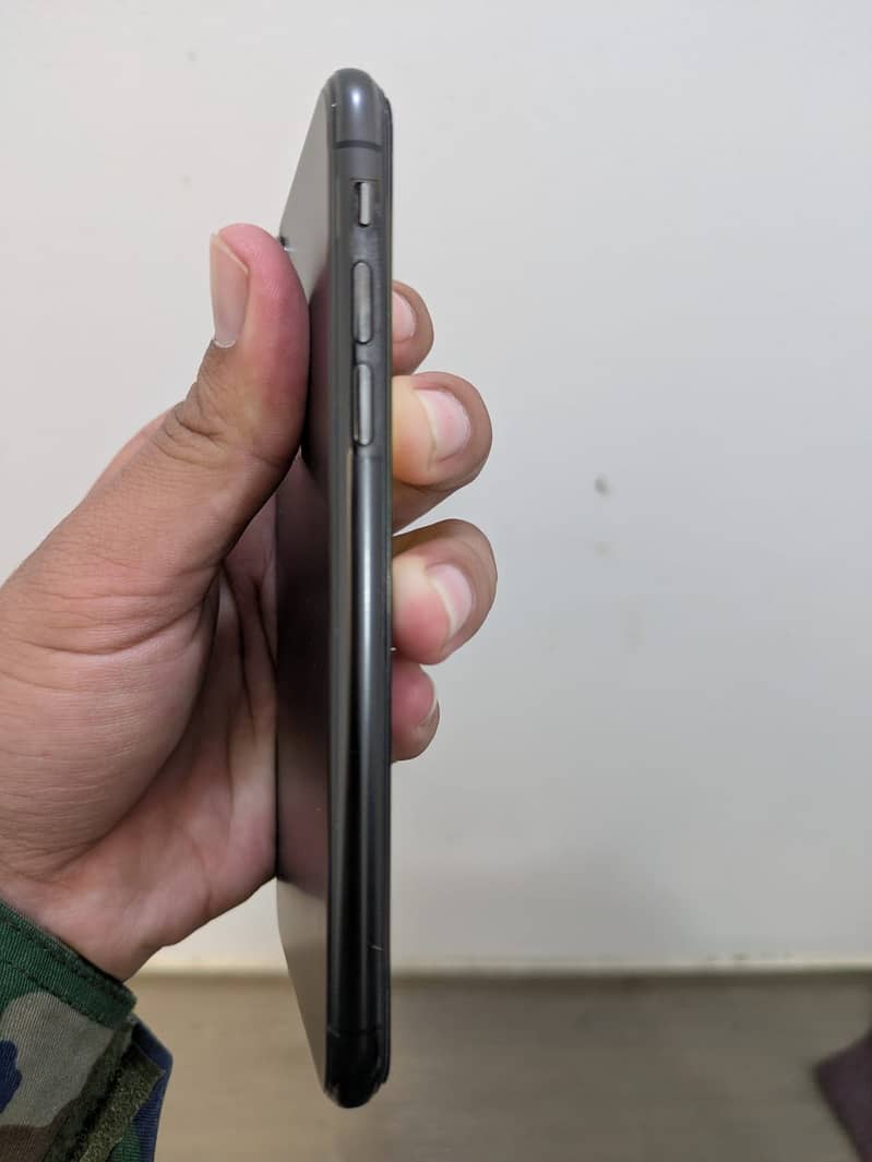 Apple iPhone XS 3
