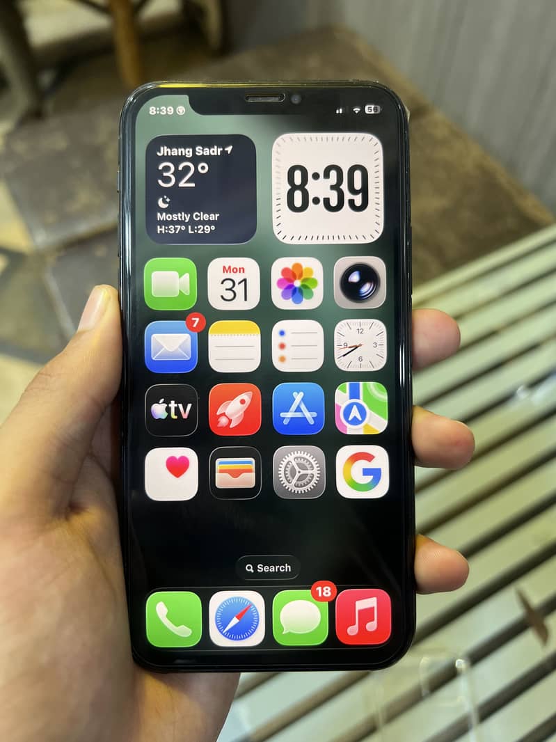 Apple iPhone 11 Pro 9