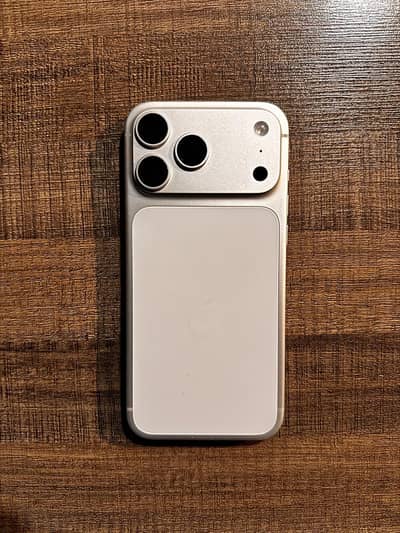 iPhone 17 Pro Max White 256GB | Non PTA | 100 Health | 10/10 Condition