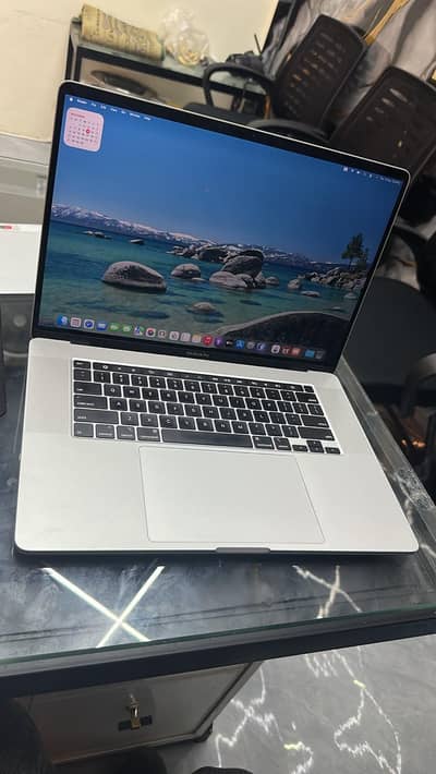 MacBook 19 pro