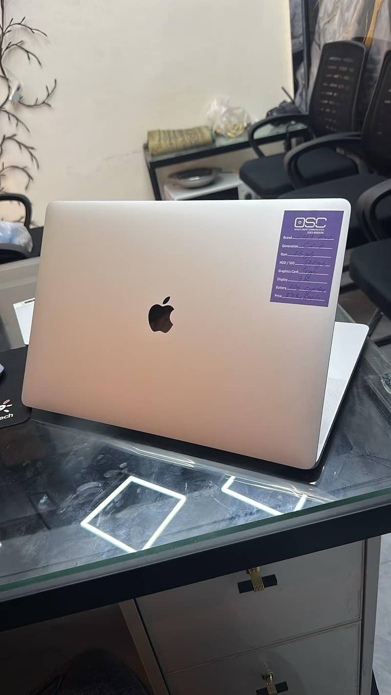 MacBook 19 pro 1