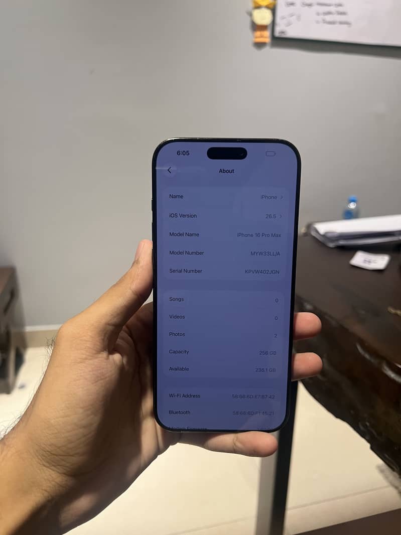 Apple iPhone 16 Pro Max jv 1