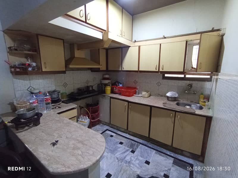 3 BEDS DRAWING DINING BOUNDARY WALL FLAT 6