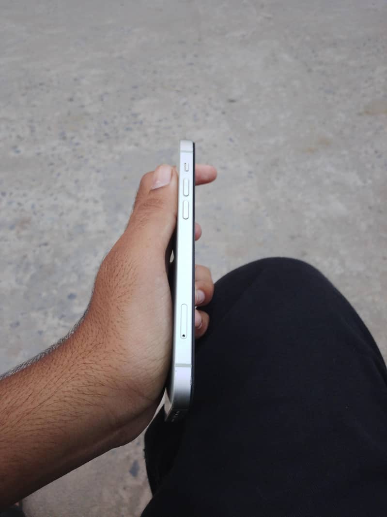 Apple iPhone 12 2