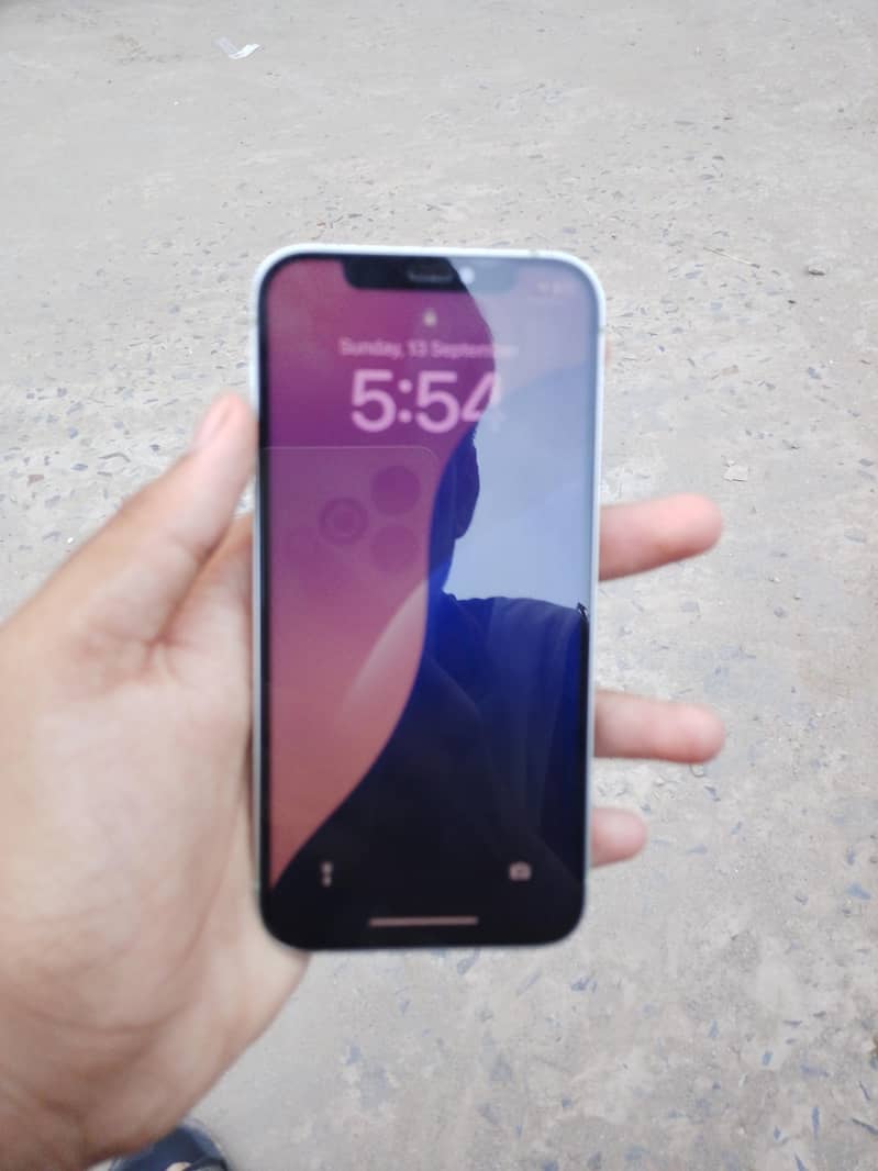 Apple iPhone 12 4