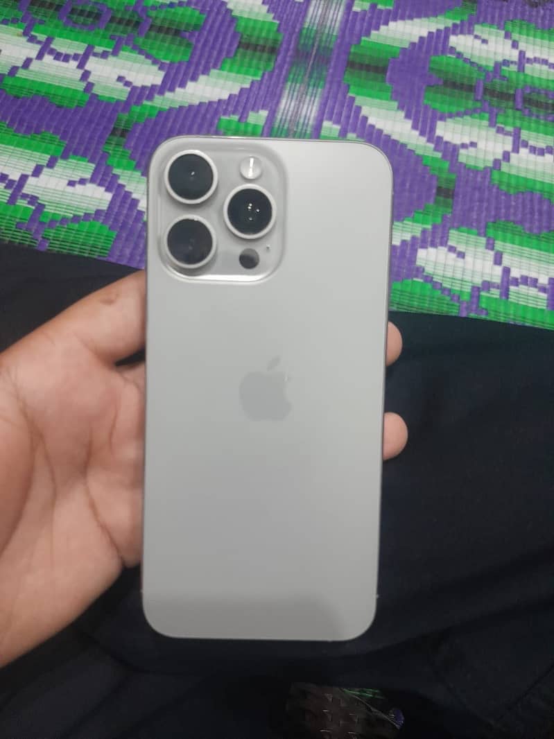 Iphone 15 pro max 0