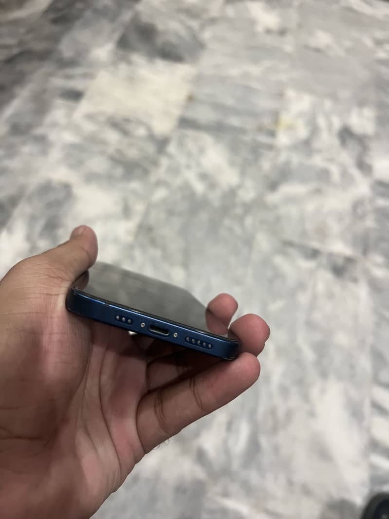 Apple iPhone 12 2