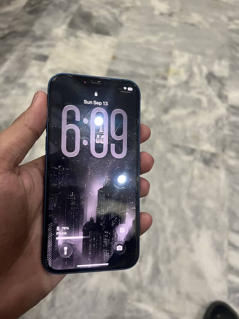 Apple iPhone 12 3