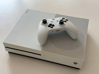 XBOX One S (60+ Games)