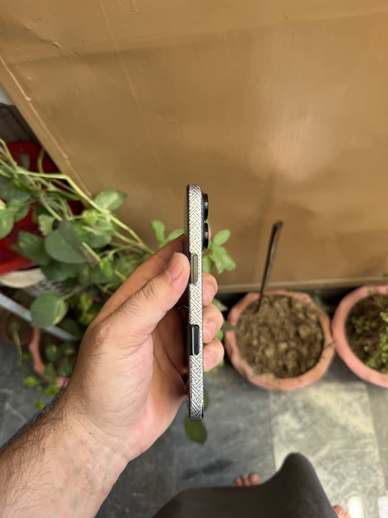 Apple iPhone 16 Pro bypass 2
