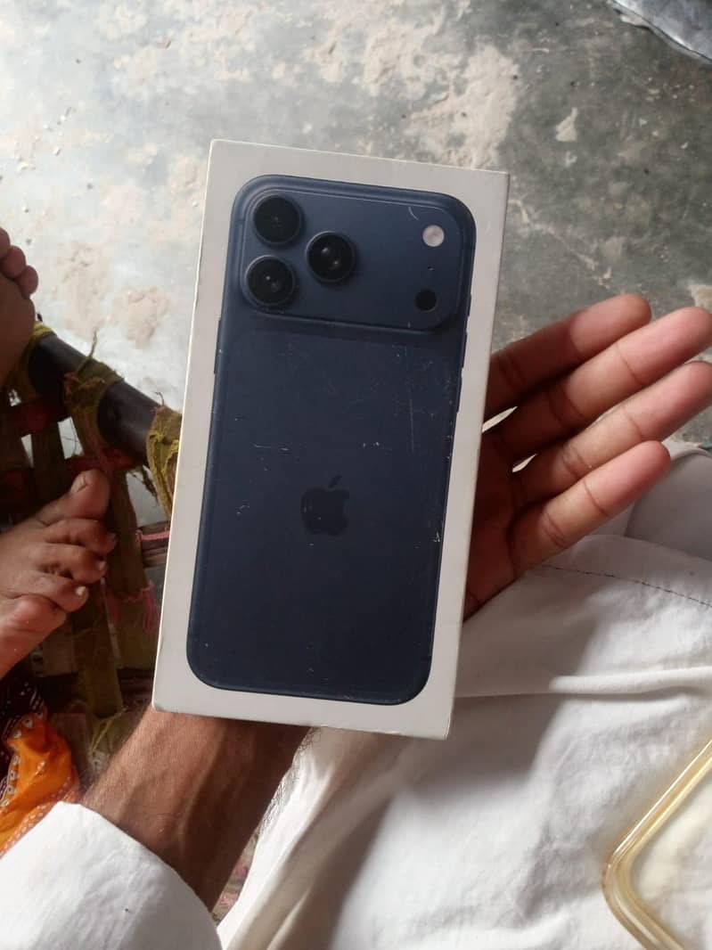 Apple iPhone 17 Pro Max 0