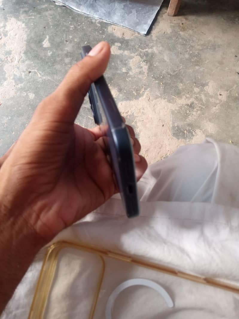 Apple iPhone 17 Pro Max 4