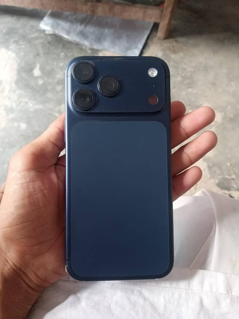 Apple iPhone 17 Pro Max 6