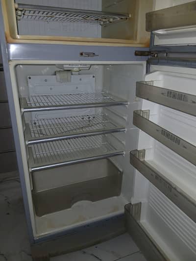 Dawlance Refrigrator In good condition original gas
