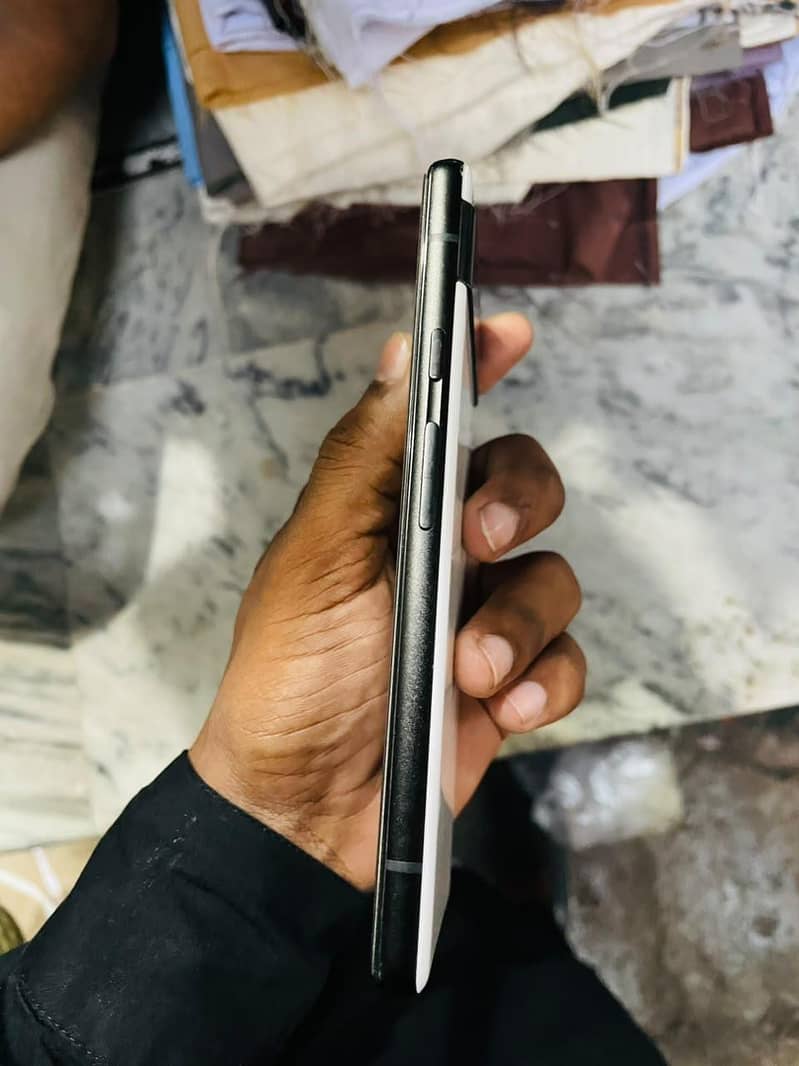 Google Pixel 6a 1