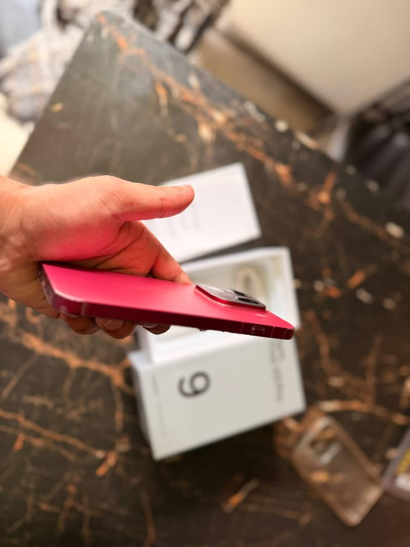 OPPO Find X9 Pro 4