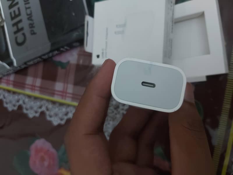 Apple xharger 1