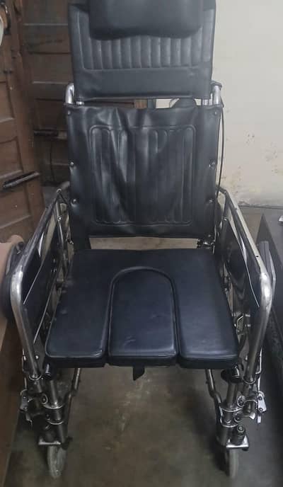 WHEEL CHAIR/ Easy Chair