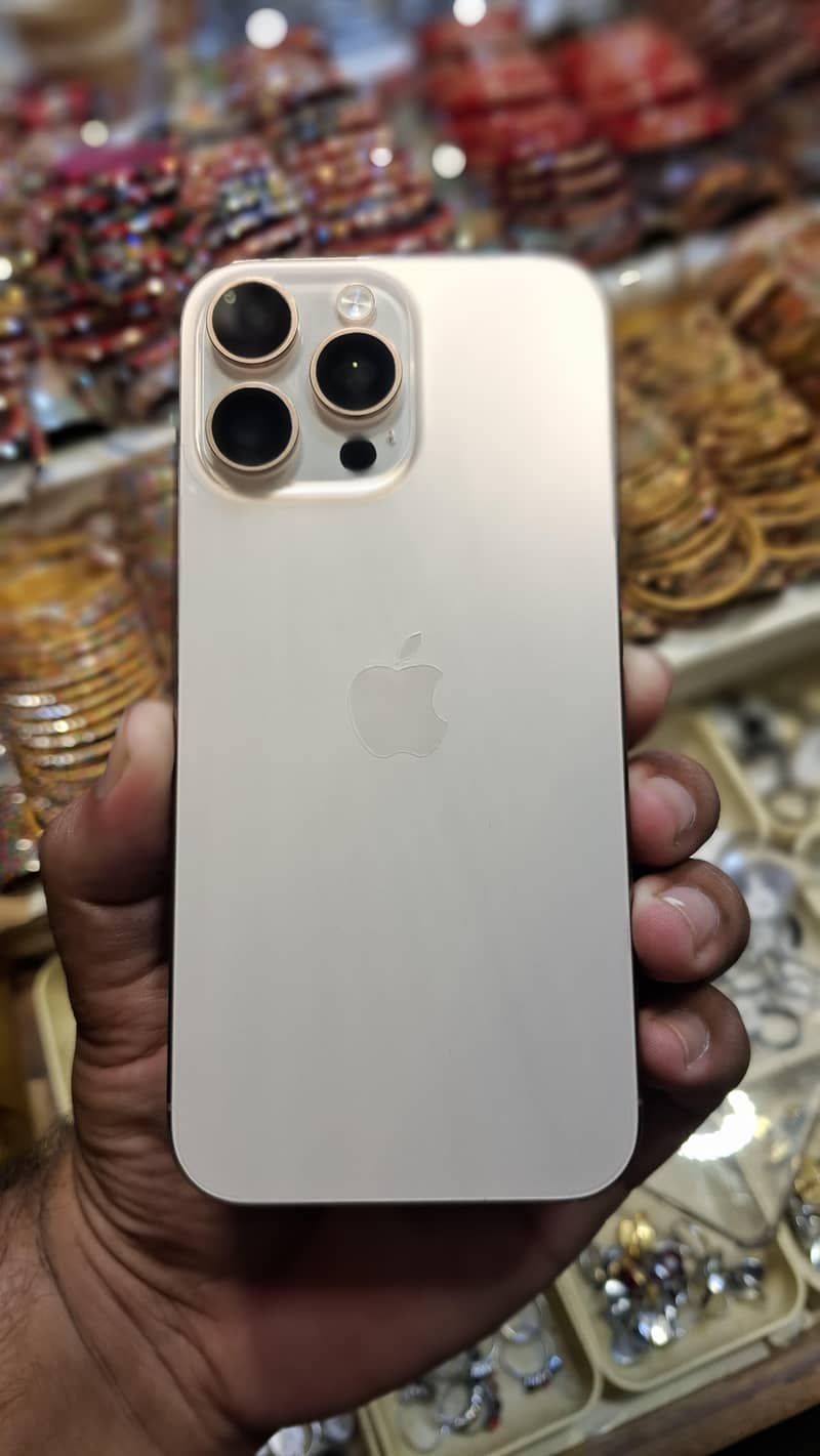 Apple iPhone 16 Pro Max 2