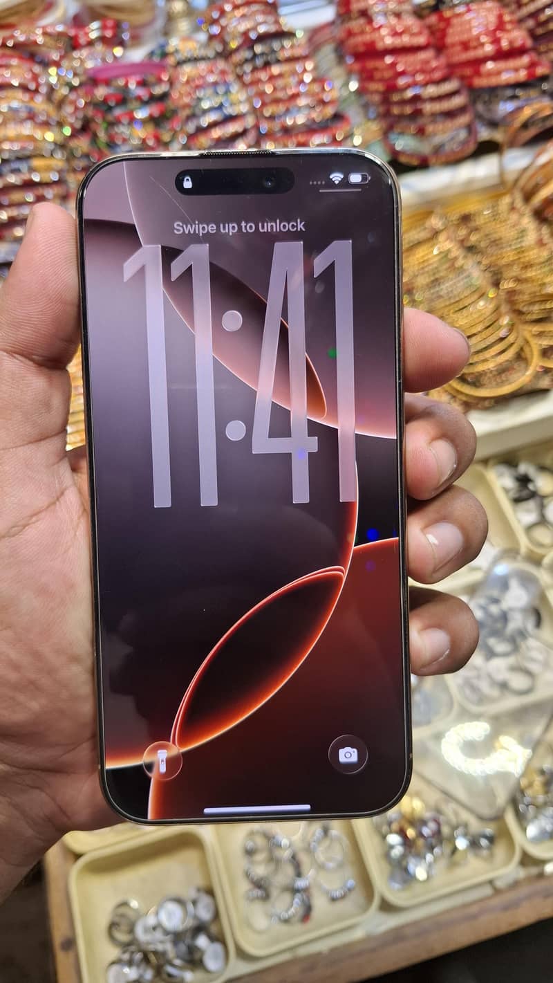 Apple iPhone 16 Pro Max 4